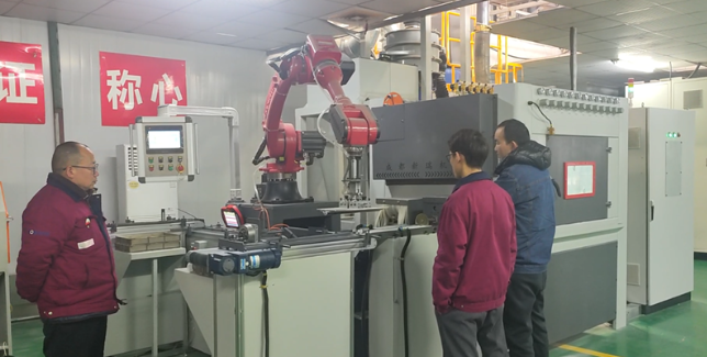 天门喷砂机在模具清理中的专业应用